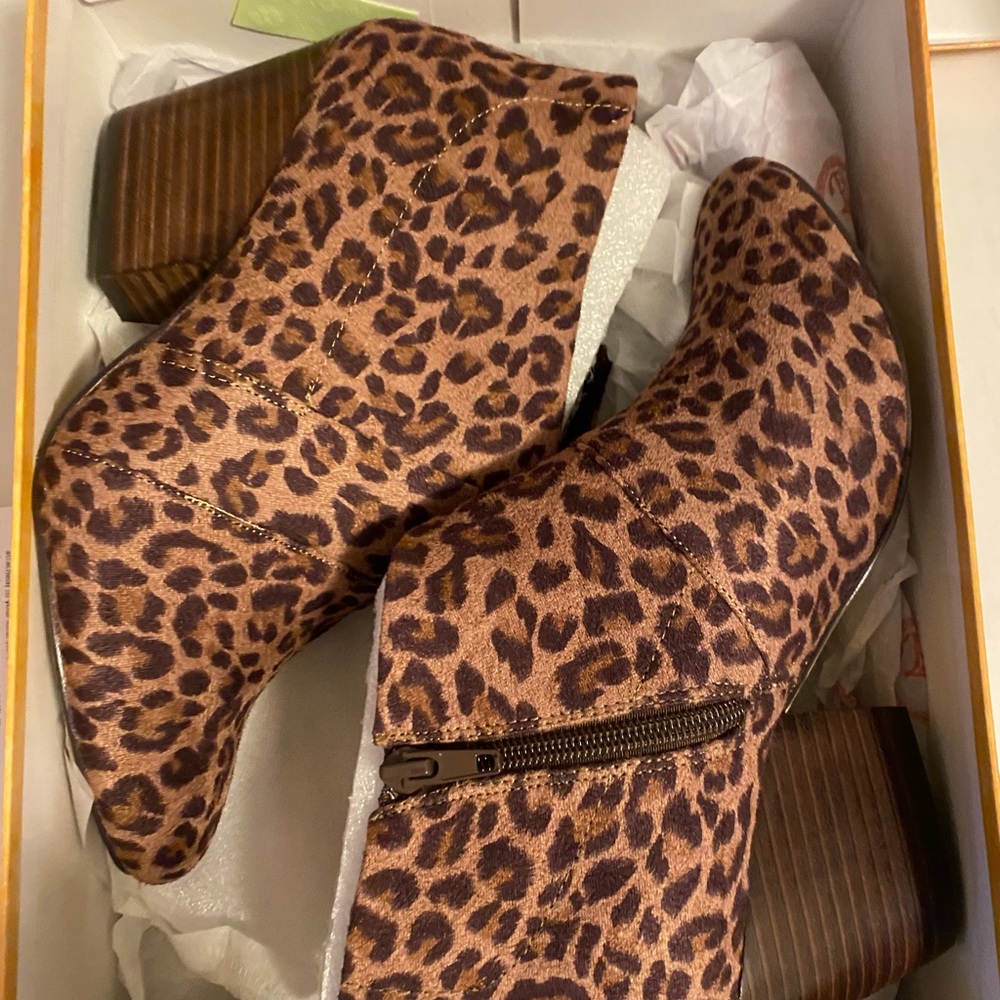 Booties. 8.5 wide width. NEW Never worn.